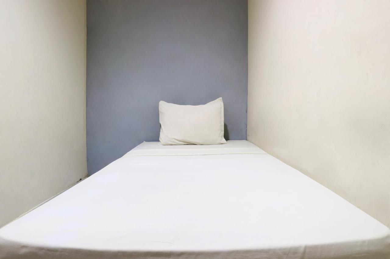Sabrina Guest House Jakarta Bagian luar foto