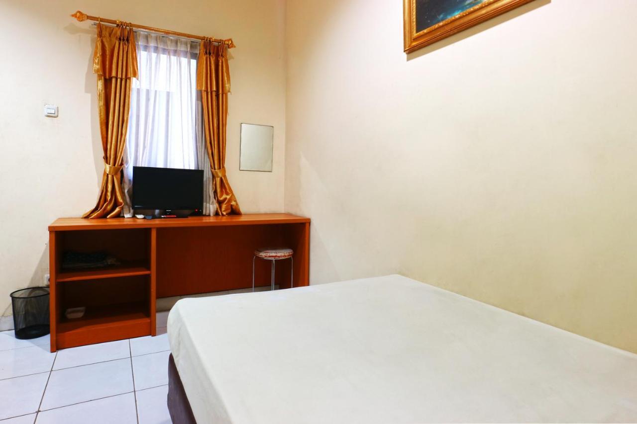 Sabrina Guest House Jakarta Bagian luar foto