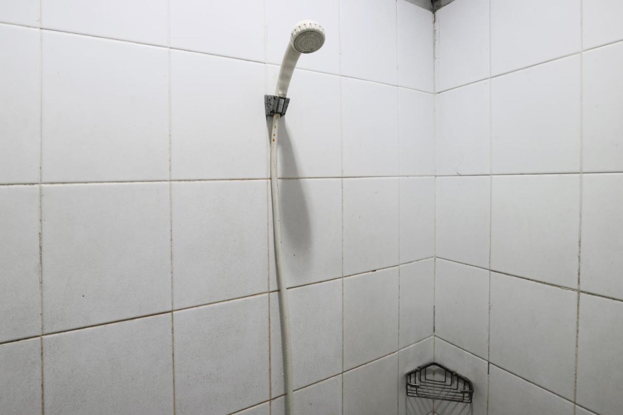 Sabrina Guest House Jakarta Bagian luar foto